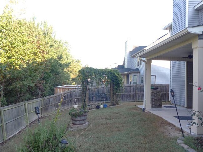 Building Photo - 2789 Huntcliffe Dr