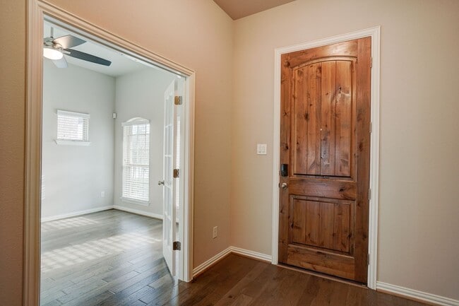 Foto del edificio - Warm & Inviting 4 Bedroom, 2 Bath House for Rent