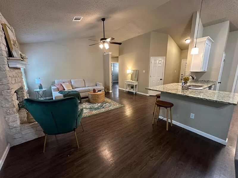 Foto principal - 1808 Verbena Way