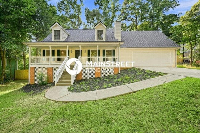 3 Bedroom Pet-Friendly Home in Conyers, GA with Main Street Renewal - 3 Bedroom Pet-Friendly Home in Conyers, GA with Main Street Renewal