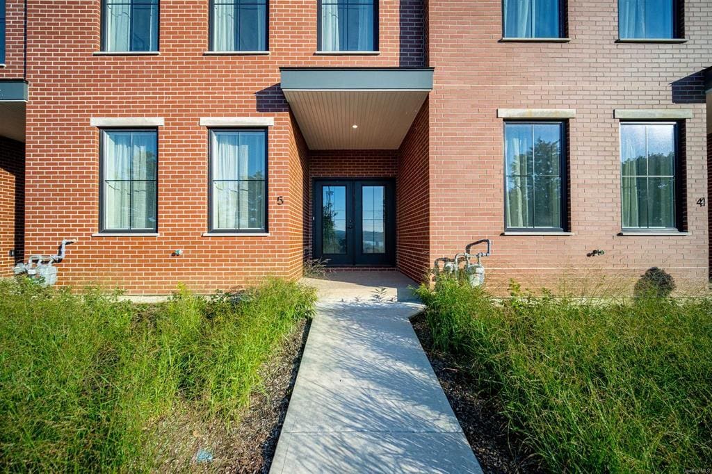 10 Beekman St, Beacon, NY 12508 Townhome Rentals in Beacon NY