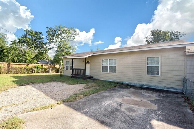 Building Photo - 1401 Coco Ln