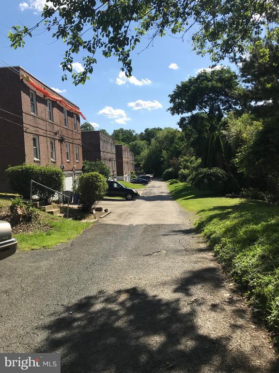 Foto del edificio - 636 Park Ln