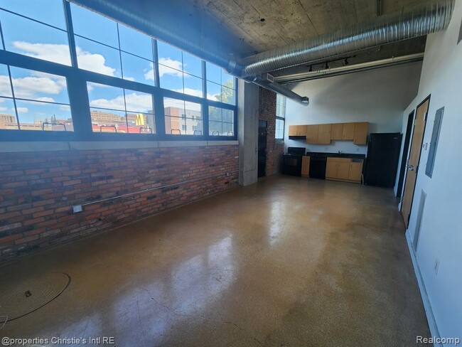 Building Photo - 55 W Canfield St