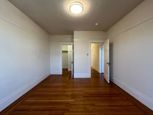 Foto del edificio - 2245-2247 Lombard Street