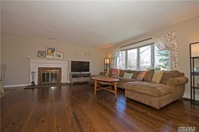 Foto del edificio - 159 Chestnut Cir