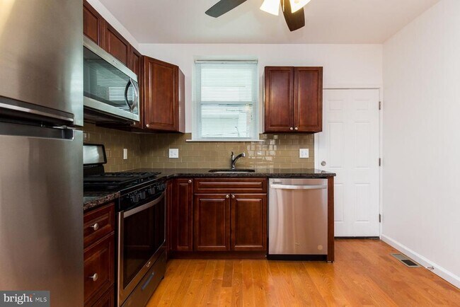 Foto del edificio - 2215 S Hicks St