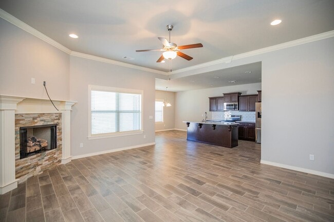 Building Photo - ***750 Fontana Street***