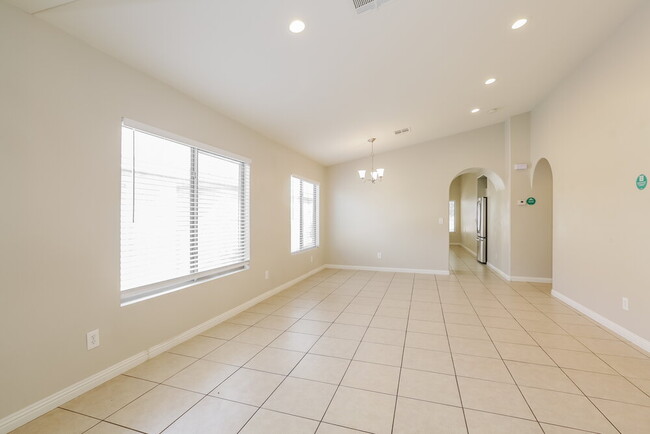 Building Photo - 6568 Duck Hill Springs Dr