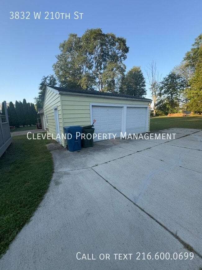 Building Photo - 3832 W 210th St