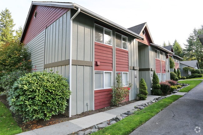 Building exterior - Harbor Pointe Apartments