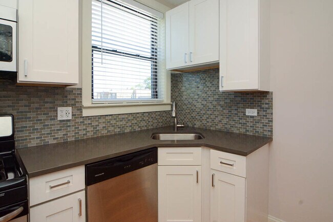 Foto del edificio - 2323 N Rockwell St