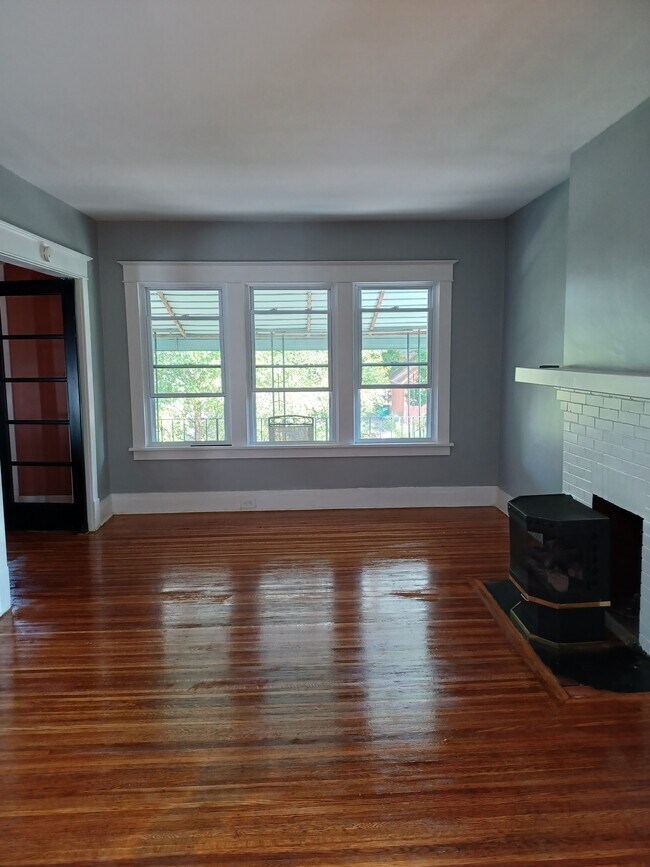Building Photo - 72 16th St
