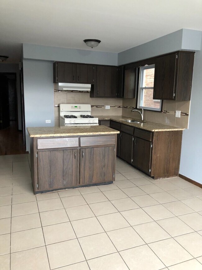 Foto del edificio - 312 Yates Ave