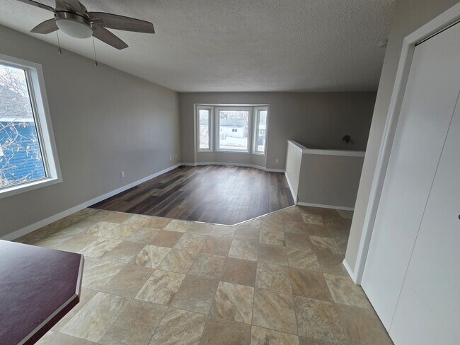 Building Photo - 5109 50 St