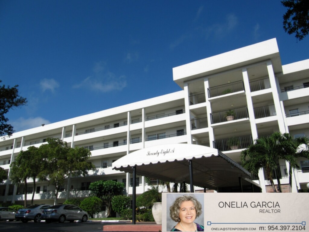 3970 Oaks Clubhouse Dr, Pompano Beach, FL 33069 Apartments in Pompano