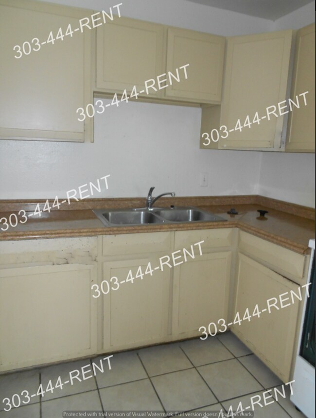Building Photo - 3 Bedroom 2 Baths in Montbello
