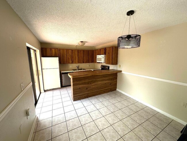 Foto del edificio - 1006 10th Ln