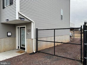 Building Photo - 802 Sixth Ave