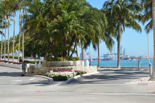 PROPIEDAD FRENTE AL MAR EN MIAMI - 325 S Biscayne Blvd