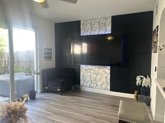 Foto del edificio - 4226 SW 156th Ave