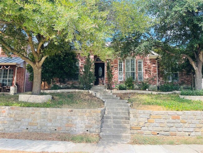 Building Photo - 2410 Shorecrest Dr