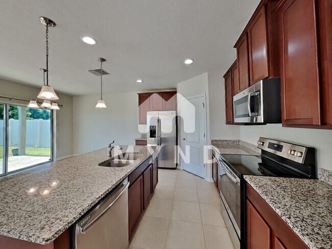 Building Photo - 10402 Hawks Landing Dr