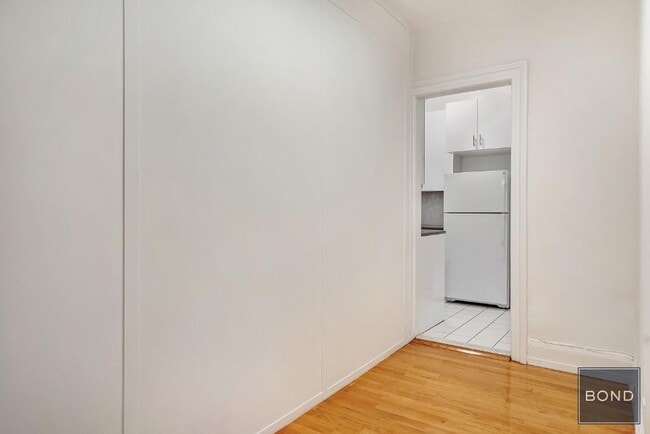 Building Photo - 315 W 102nd St