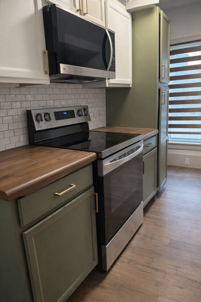 Foto del edificio - 3275 Wedgewood Ct SW