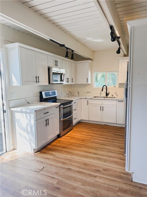 Foto del edificio - 11571 Archwood St