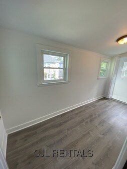 Building Photo - 98 Alpine St