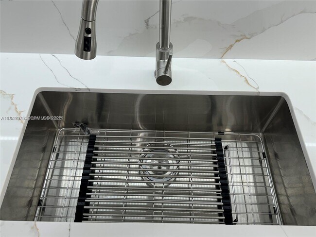 Foto del edificio - 18031 Biscayne Blvd