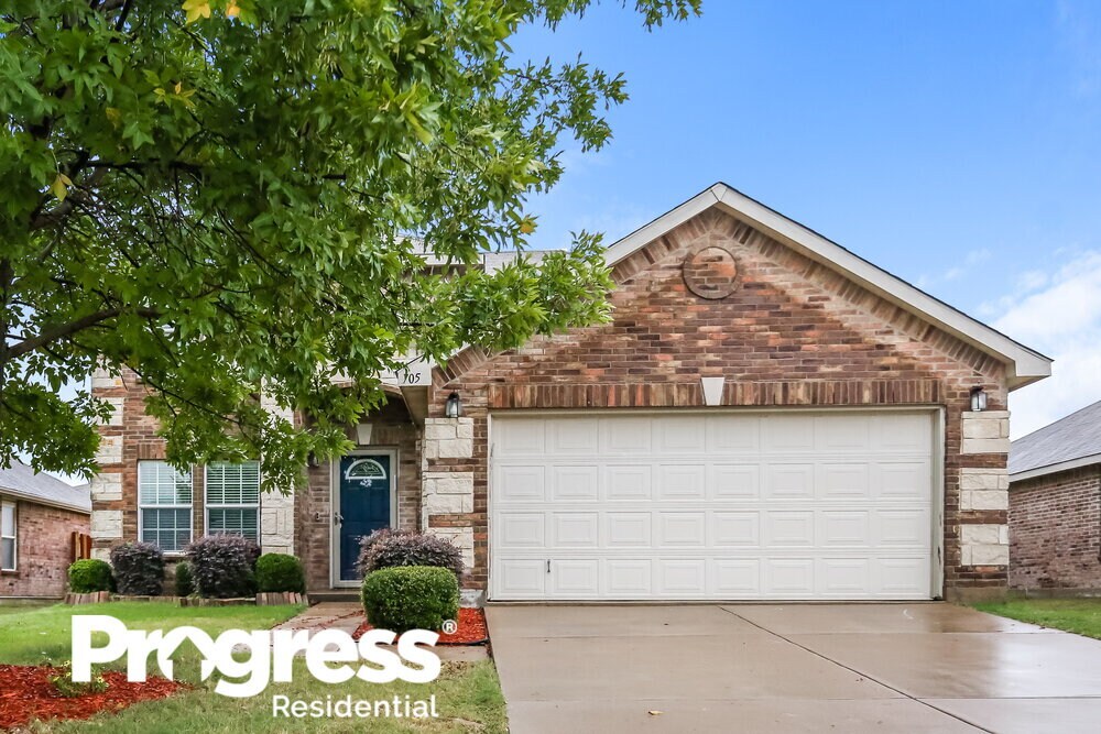 705 Crystal Dr, Burleson, TX 76028 House for Rent in Burleson, TX