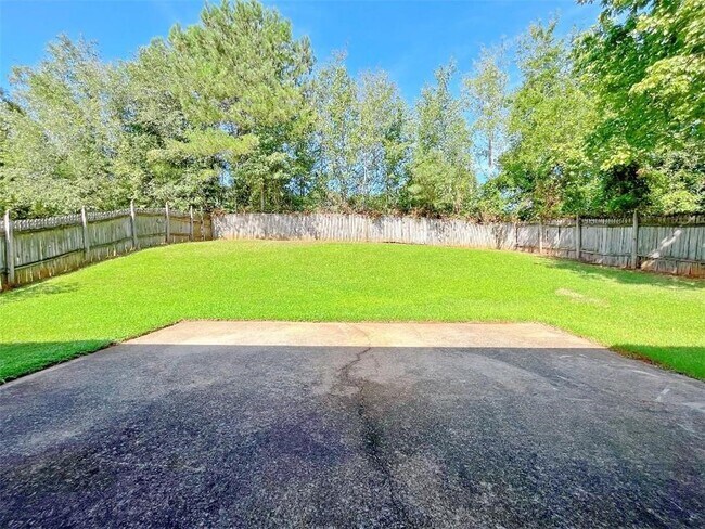 Building Photo - 408 Lee Miller Dr