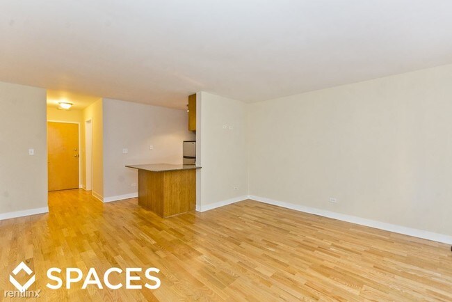 Building Photo - 625 W Wrightwood