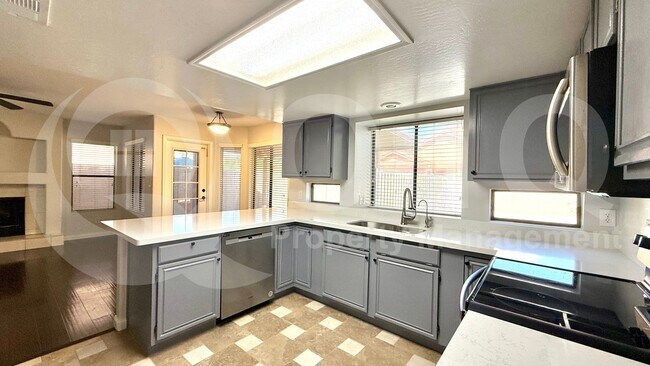 Foto del edificio - 5732 W Harrison St