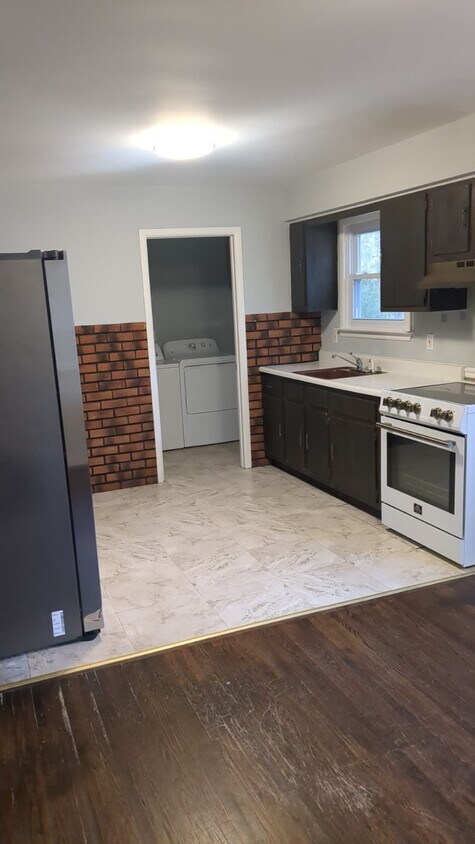 Foto principal - 1441 Broadway Blvd