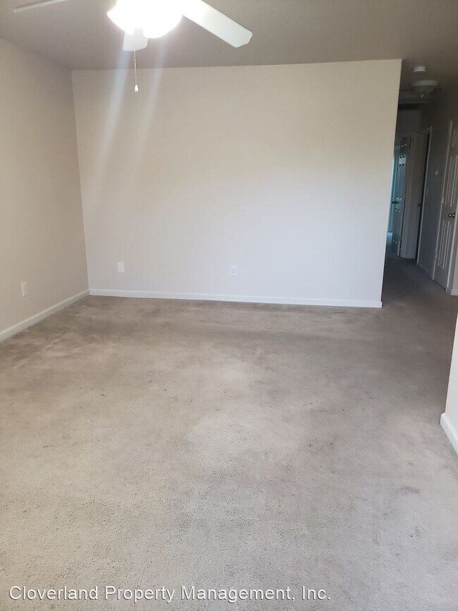 Building Photo - 2 br, 1 bath House - 587 Mann Ave.