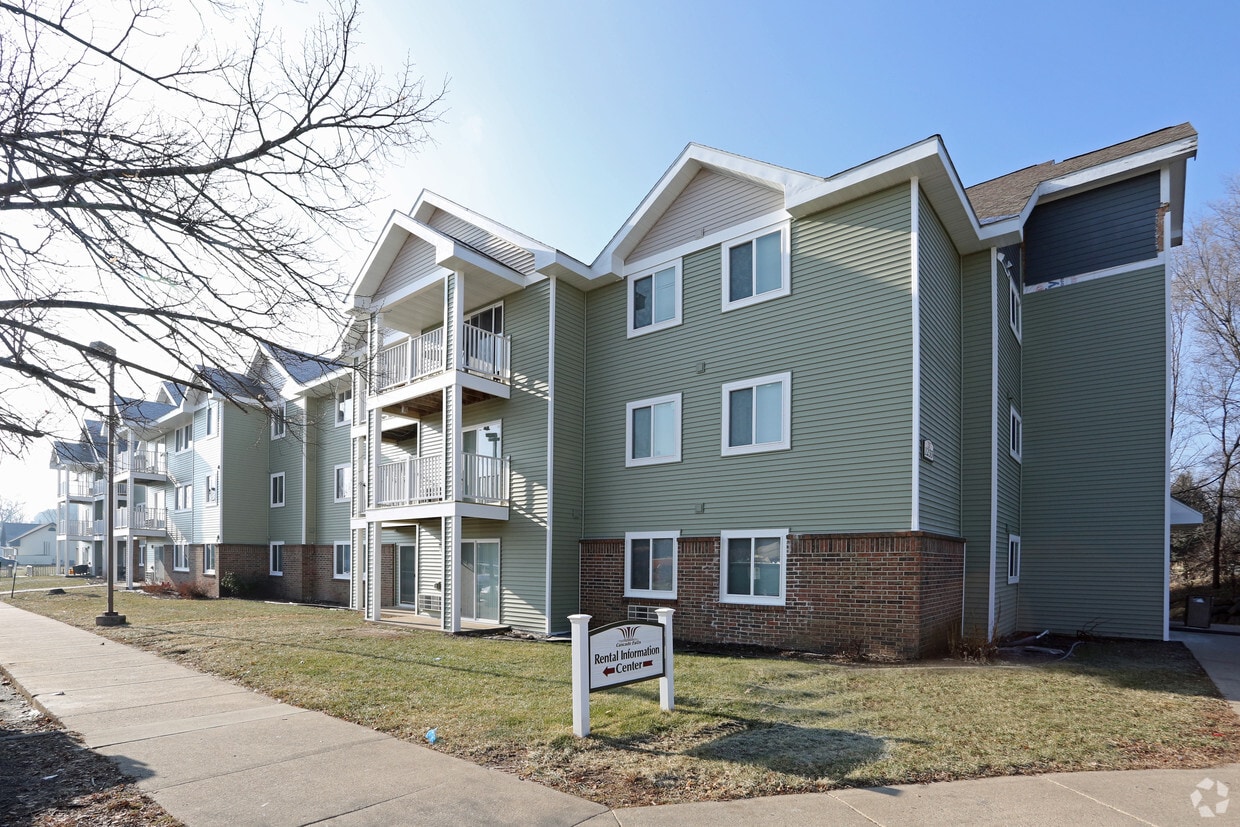 Cascade Falls Apartments in Stoughton, WI