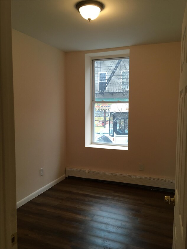 Foto principal - 1202 Bergenline Ave