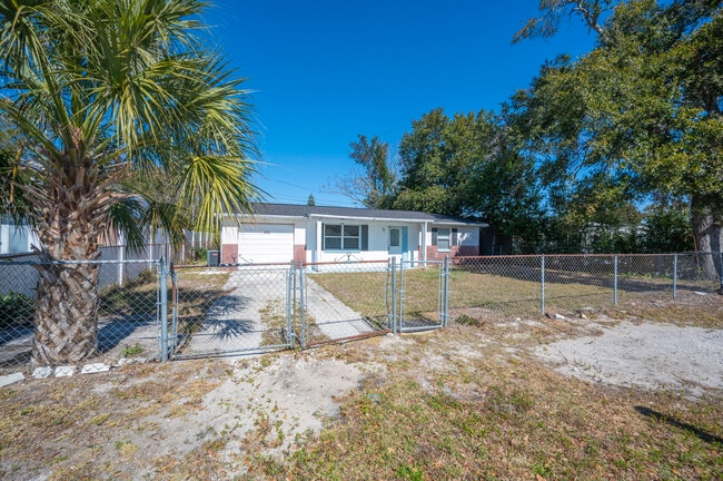 Building Photo - 4719 Blossom Dr