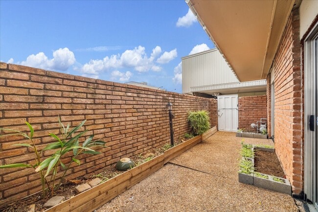 Foto del edificio - 3258 W Main St