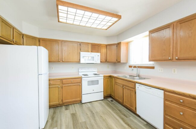 Foto del edificio - 9928 Garfield Ct