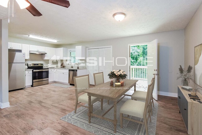 Building Photo - 982 Millwood Dr SW