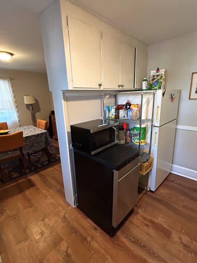 cocina - 121 Maple St