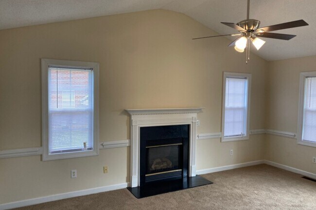Foto del edificio - 4119 Juniper Ln NW