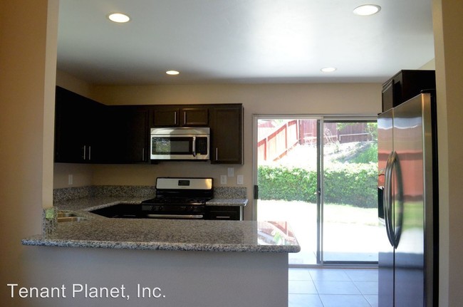 Building Photo - 561 Nantucket Dr