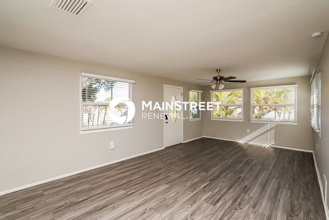 Foto del edificio - 3 Bedroom Pet-Friendly Home in Largo, FL with Main Street Renewal