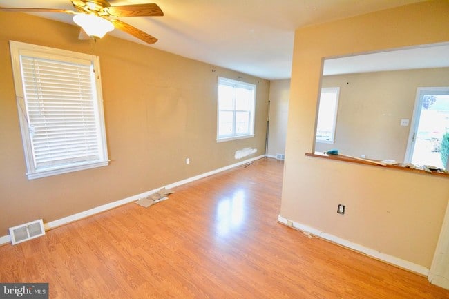 Building Photo - 8615 Tiona St