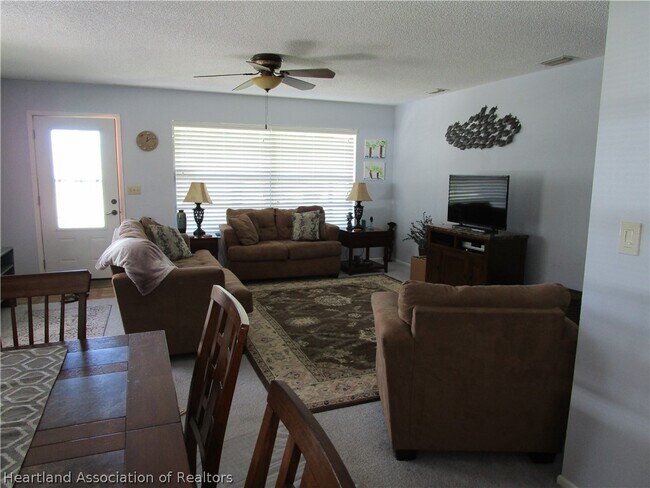 Foto del edificio - 125 Heather Ln